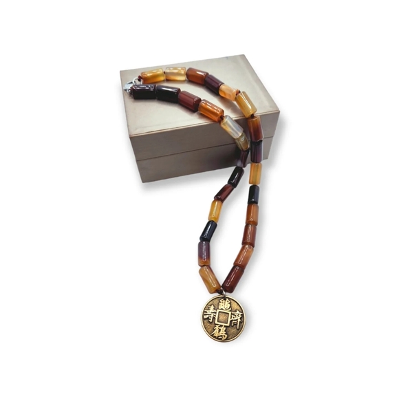 Brown lace Agate Feng Shui Happiness Amulet necklace - Picture 2 of 5